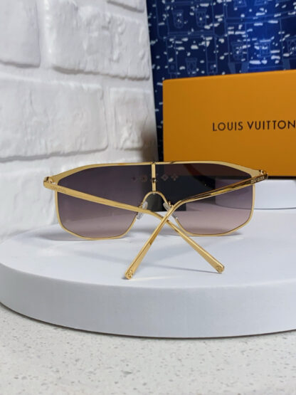LOUIS VUITTON Fashion Sunglasses - Image 4