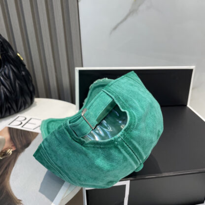 Balenciaga Spring New Hole Casual Baseball Cap - Image 3