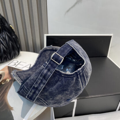 Balenciaga spring new hole casual baseball cap - Image 3