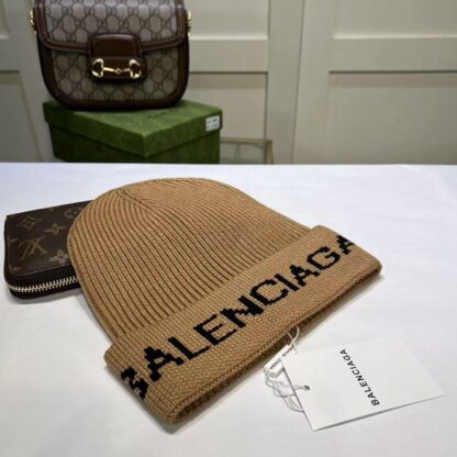 Balenciaga autumn and winter casual generous knitted hat - Image 3