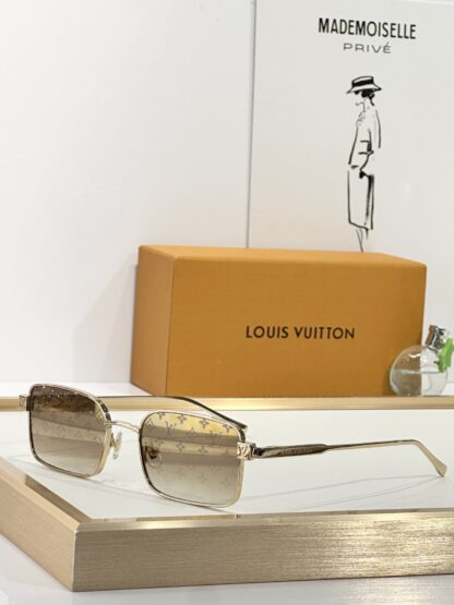 LOUIS VUITTON Fashion Sunglasses - Image 4