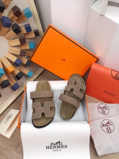 Hermès Spring/Summer new apricot brown comfortable slippers - Image 3