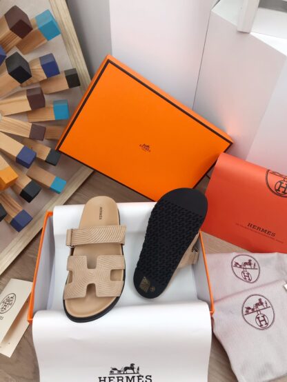 Hermès Spring/Summer New Apricot Comfort Slippers - Image 3
