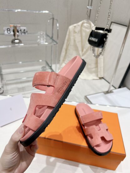 Hermès Spring and Summer New Pink Comfort Slippers - Image 3