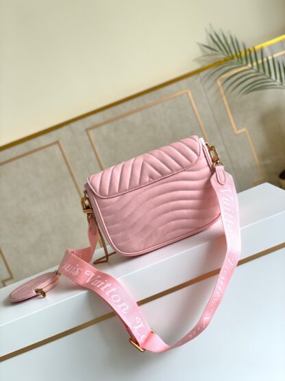 Louis Vuitton DISTRICT Small Messenger Bag - Image 3