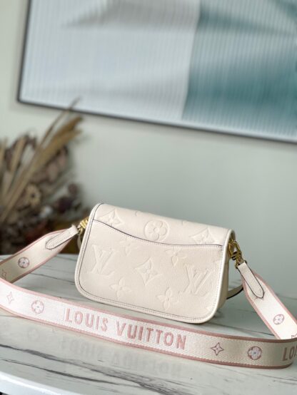 Louis Vuitton Diane handbag - Image 3