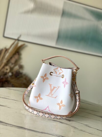 Louis Vuitton NeoNoé Bucket Bag - Image 3