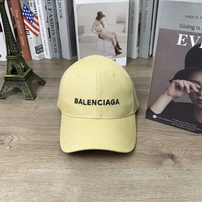 Balenciaga classic lettering embroidered baseball cap - Image 3