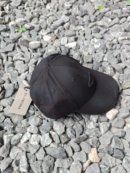 Balenciaga 10,000-stitch cap - Image 3