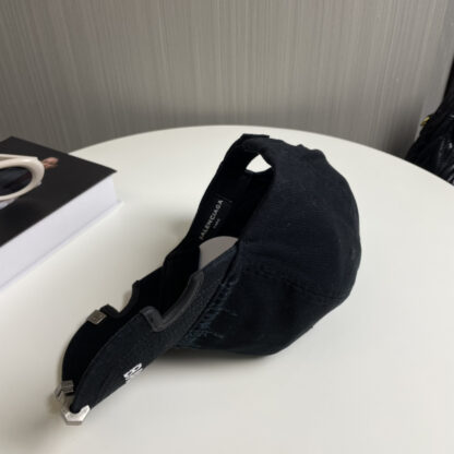 Balenciaga embroidered yuppie style baseball cap - Image 3