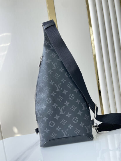 Louis Vuitton TAIIGA black flower shoulder bag - Image 3
