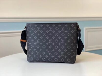 Louis Vuitton Besace Zippée Medium Handbag - Image 3