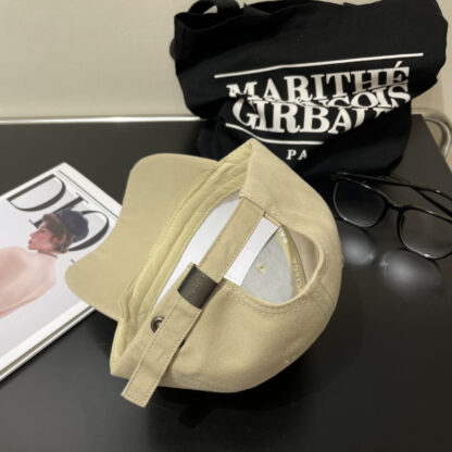 Balenciaga simple and stylish couple baseball cap - Image 3