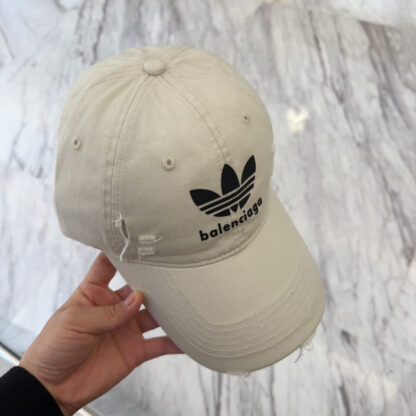 Balenciaga simple and stylish couple baseball cap - Image 3