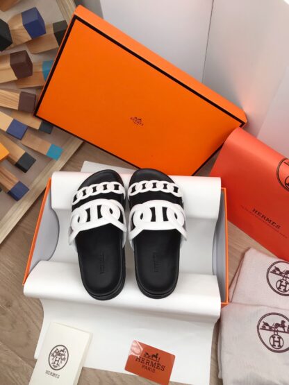 Hermès white spring and summer new charm slippers - Image 3