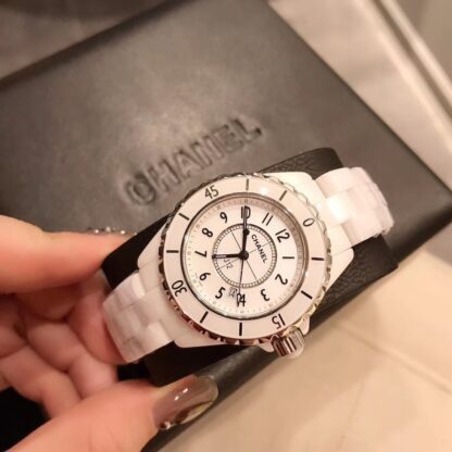 Chanel exquisite women's watches - Image 4