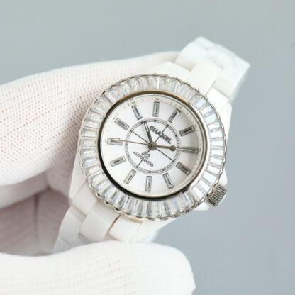 Chanel exquisite women's watches - Image 4