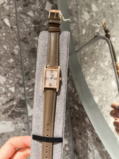 Longines exquisite two and a half hands ladies watch - Image 4