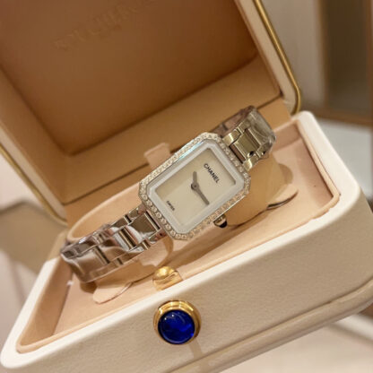 Chanel Simple Sugar Cube Watch - Image 4