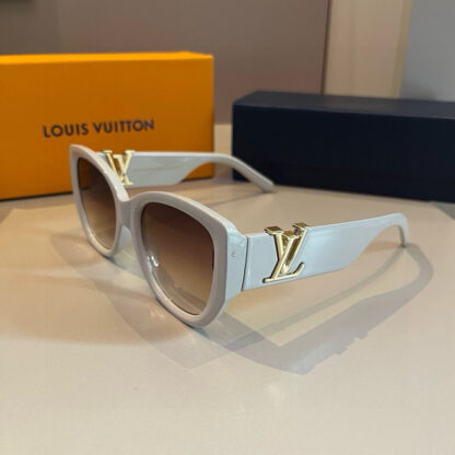 LOUIS VUITTON Fashion Sunglasses - Image 4
