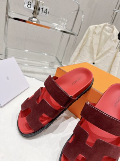 Hermès new deep red spring and summer leather slippers - Image 3