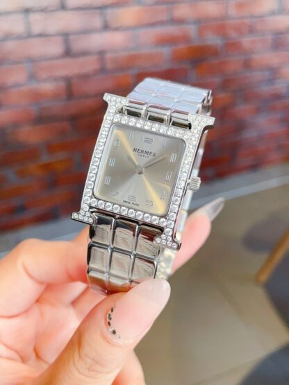 Hermes Square Dial Fashionable Temperament Watch - Image 3