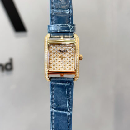 Hermes Square Dial Elegant Watch - Image 3