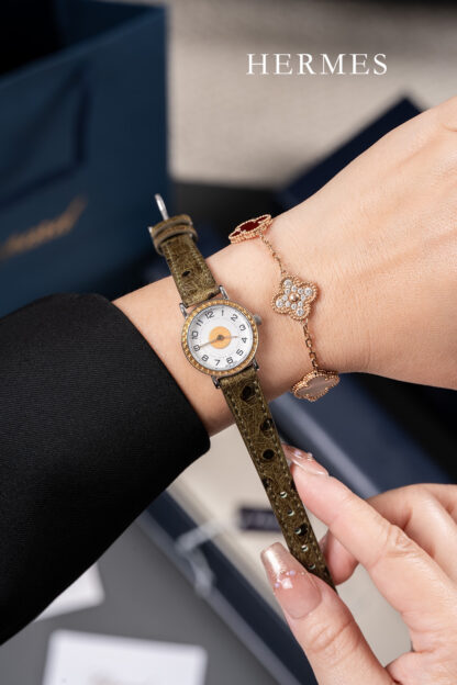 Hermes gold coin twist watch antique watch - Image 3