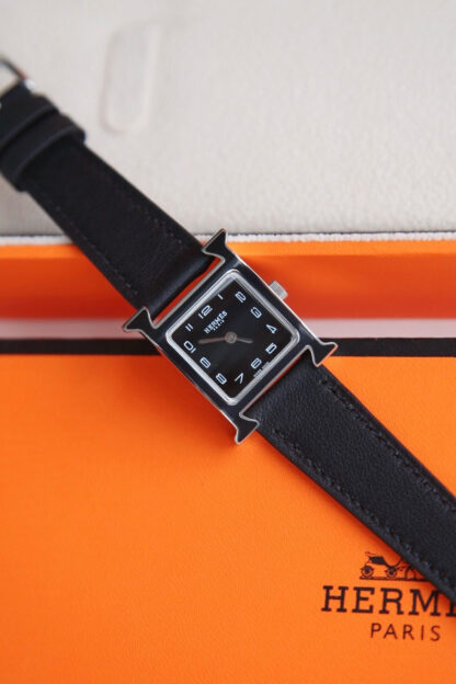 Hermes classic square dial exquisite watch - Image 3