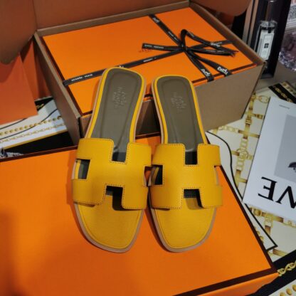 Hermès Large Yellow Palm Pattern Cowhide Handmade Slippers - Image 3