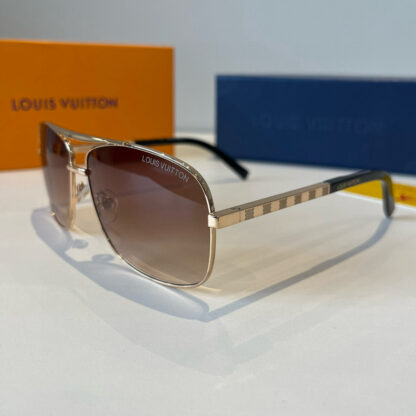 LOUIS VUITTON Fashion Sunglasses - Image 4