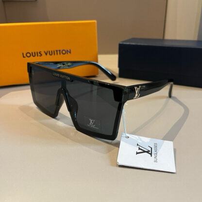 LOUIS VUITTON Fashion Sunglasses - Image 4