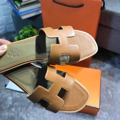 Hermès Brown Palm Pattern Cowhide Handmade Slippers - Image 3