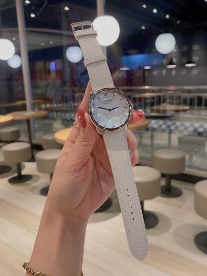 Hermes stylish quartz watch - Image 2
