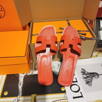 Hermès red and orange palm print cowhide handmade slippers - Image 3