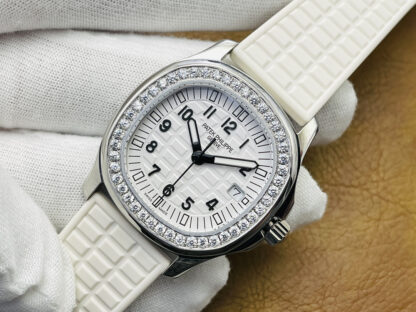 Patek Philippe Aquanaut Ladies Quartz Watch - Image 3