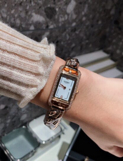 Hermes Fashion Women's Quartz Watch - Image 3