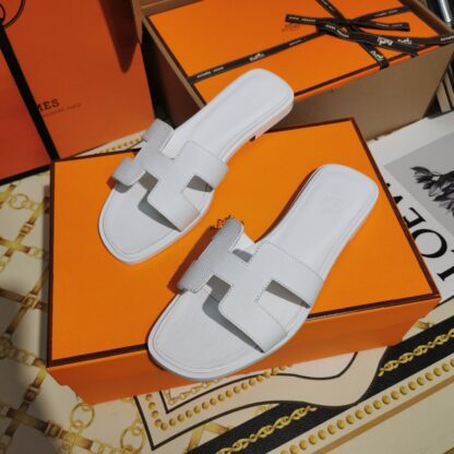 Hermès white palm pattern cowhide handmade slippers - Image 3