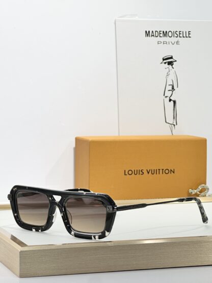 LOUIS VUITTON Fashion Sunglasses - Image 4