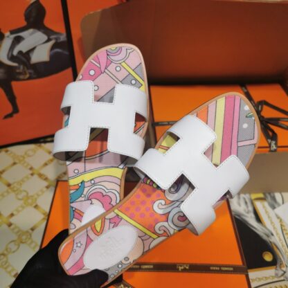 Hermès white floral foot pad handmade slippers - Image 3
