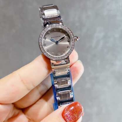 Bulgari classic yet stylish women's watch - Image 3