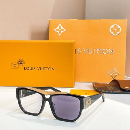 LOUIS VUITTON Fashion Sunglasses - Image 4