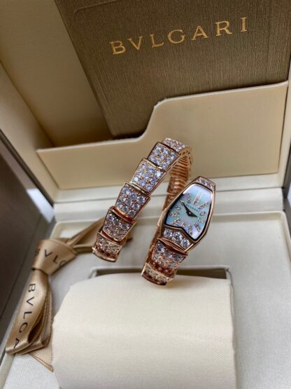 Bulgari's unique snake-shaped watch - Image 3