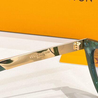 LOUIS VUITTON Fashion Sunglasses - Image 4