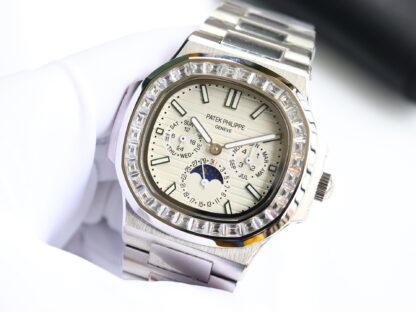 Patek Philippe Nautilus multi-function watch - Image 3