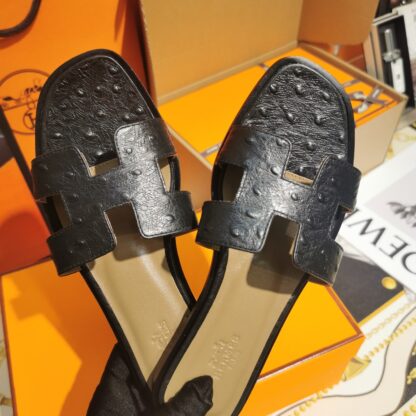 Hermès black ostrich leather handmade slippers - Image 3
