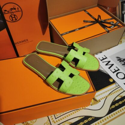 Hermès light green ostrich pattern leather handmade slippers - Image 3