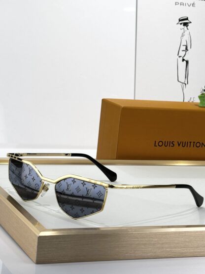 LOUIS VUITTON Fashion Sunglasses - Image 4