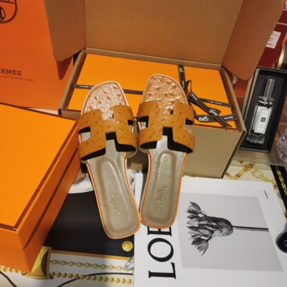 Hermès orange brown ostrich pattern leather handmade slippers - Image 3