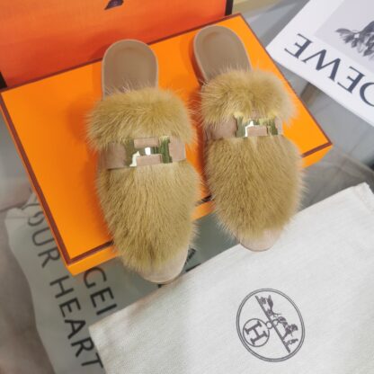 Hermes autumn and winter apricot color durable warm and comfortable wool slippers - Image 2